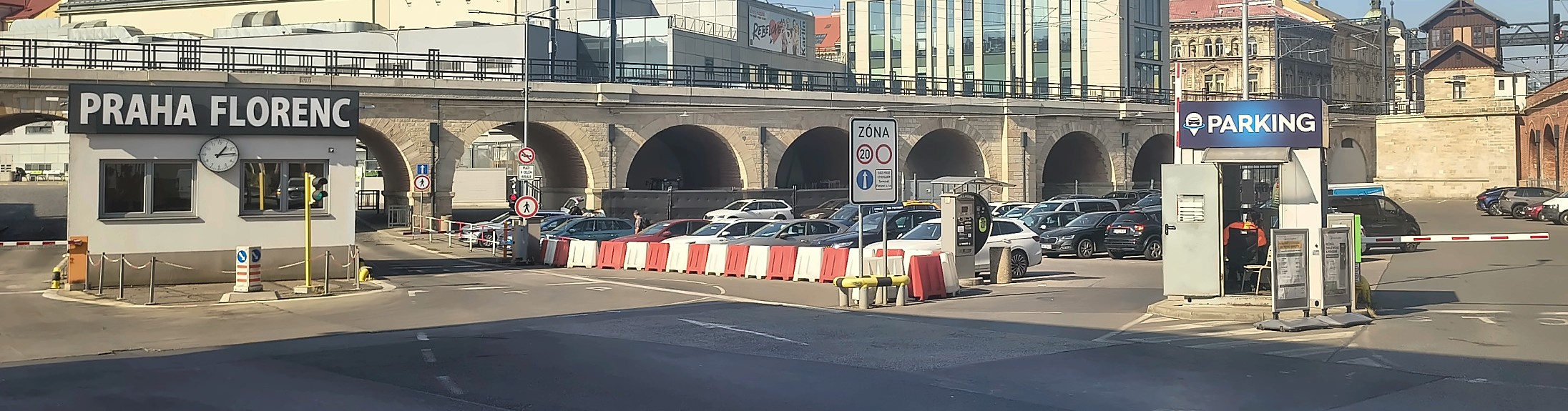 Parkování u Florence na pár minut i na delší dobu